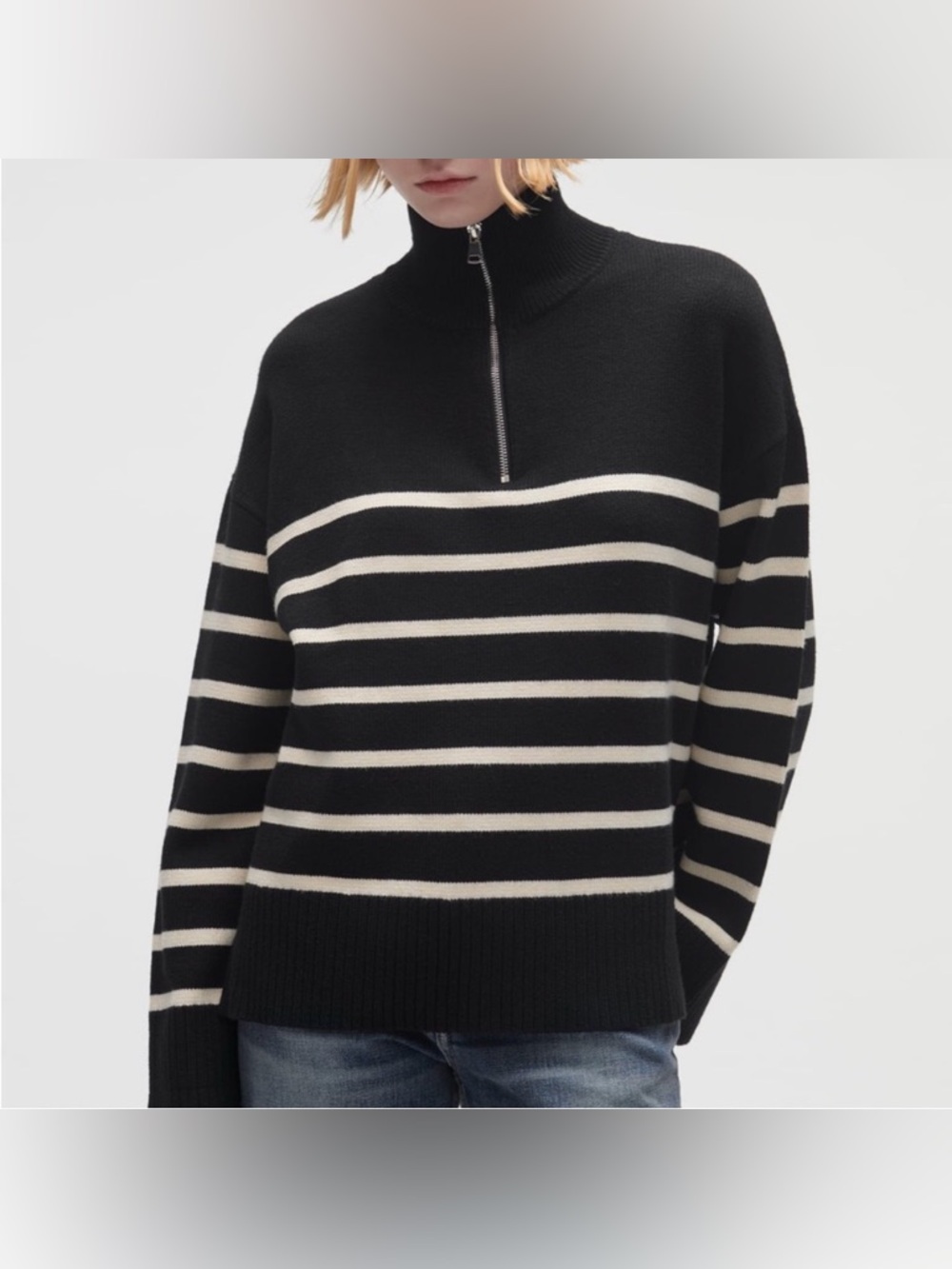 Zara Zipped Striped Sweater
Black Size XS